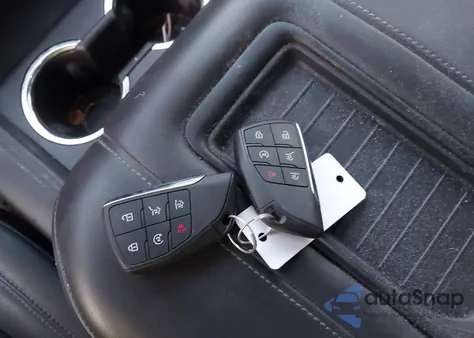 2022 Chevrolet Suburban 4Wd Z71 z USA, uszkodzony, nr VIN 1GNSKDKD3NR108763